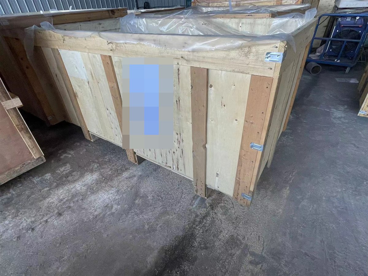 Plywood export crate with moisture barrier and crate-by-crate packing record